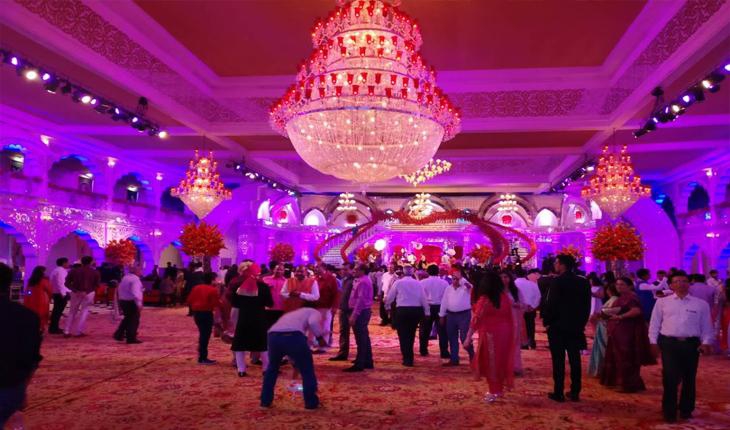 Banquet Hall at The Crystal Farm in Ghaziabad Photos