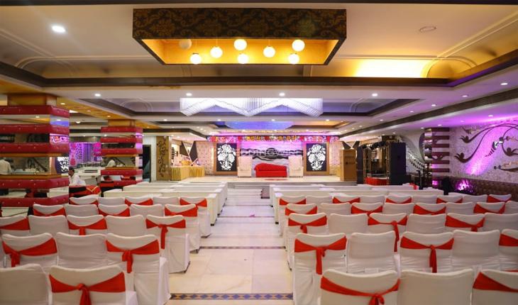 Banquet Hall at Hotel West View in Ghaziabad Photos