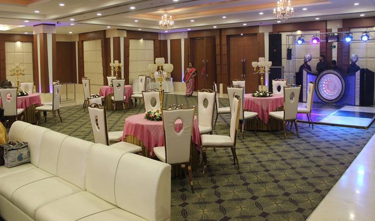 Senate Hall at Silver Oak Resort Hotel Banquet Hall in Delhi Photos