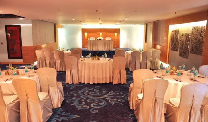 Fortune Inn Grazia Hotels in Noida Photos