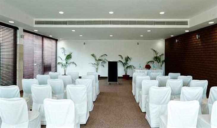 Conference Room at Hotel Jukaso Down Town in Delhi Photos