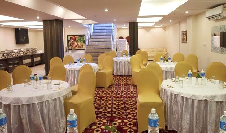 Hotel Pitrashish Grand Banquet Hall in Delhi Photos