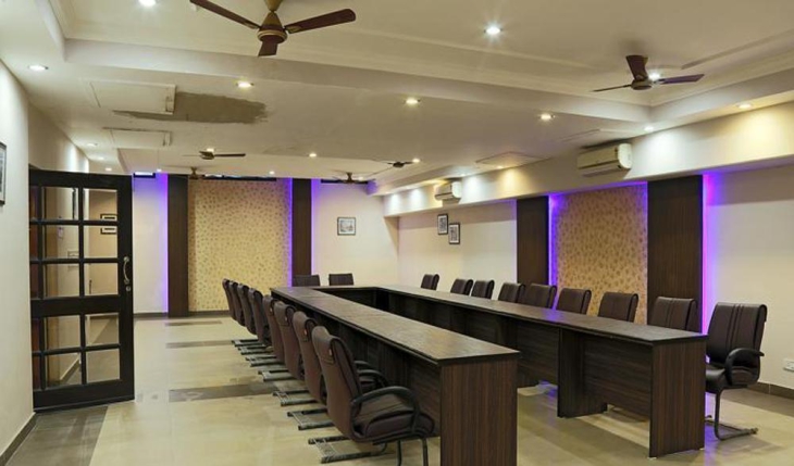 Hotel Siris 18 Conference Room in Gurgaon Photos