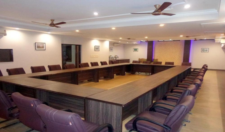 Hotel Siris 18 Conference Room in Gurgaon Photos