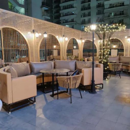 Laal 10 Restaurant in Noida Photos