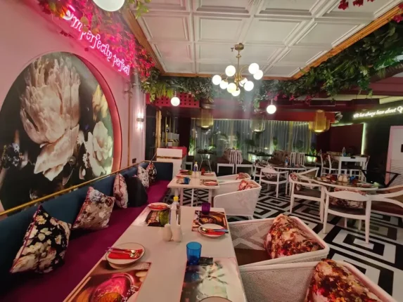 Big Boyz Lounge Restaurant in Delhi Photos