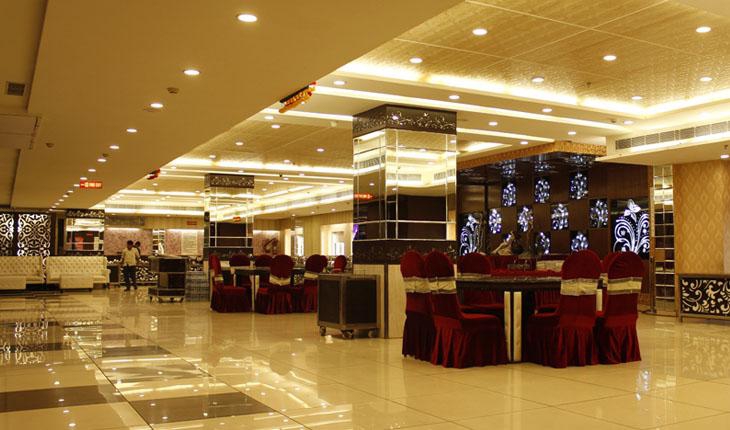 Dee Pearls Banquet in Delhi Photos