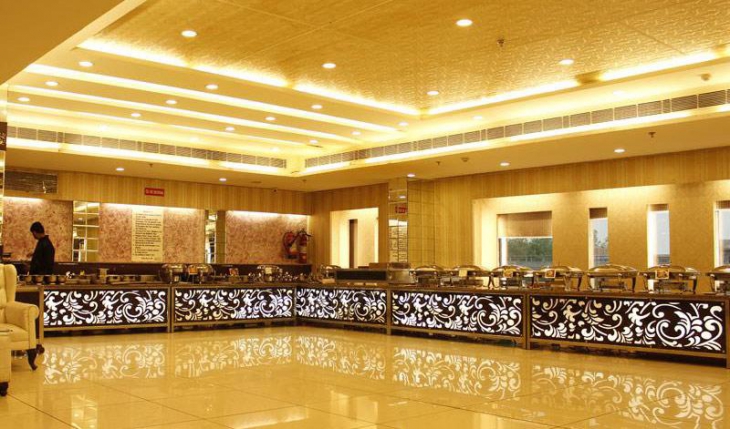 Dee Pearls Banquet in Delhi Photos