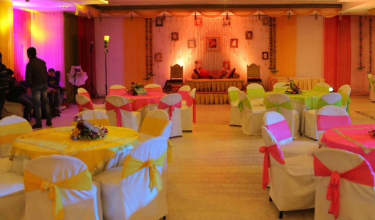 Royal Park Hall Banquet Hall in Delhi Photos