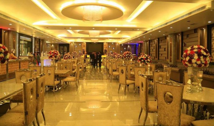 Majestic Crown Banquet Hall in Delhi Photos