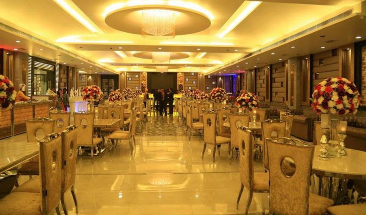 Majestic Crown Banquet Hall in Delhi Photos