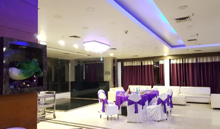 Crowne Plaza Banquet Hall in Delhi Photos