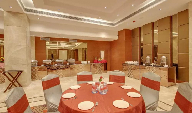 Imperial IV at Golden Tulip Essential Banquet Hall in Delhi Photos