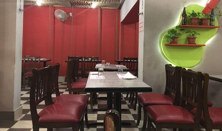 Cosy Restaurant in Delhi Photos