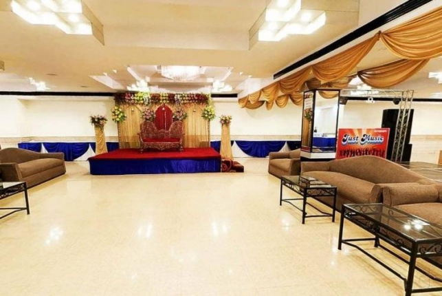 Richi Rich Banquet Hall in Delhi Photos