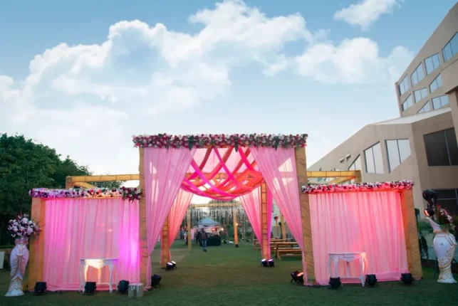 Vivanta by Taj Hotels in Delhi Photos