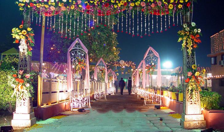 Srishti Vatika Party Lawn in Delhi Photos