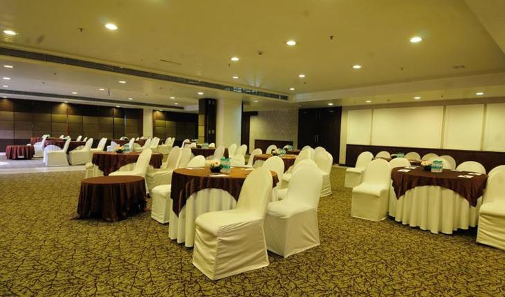 Mapple Emerald Hotels in Delhi Photos