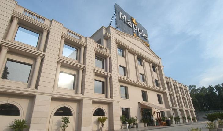 Mapple Emerald Hotels in Delhi Photos