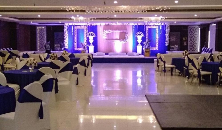 Radiance Motel Banquet Hall in Delhi Photos