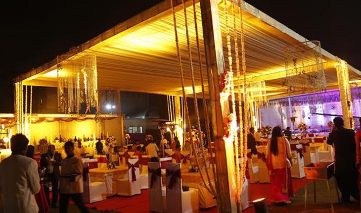 Dee Marks Hotel Banquet Hall in Delhi Photos
