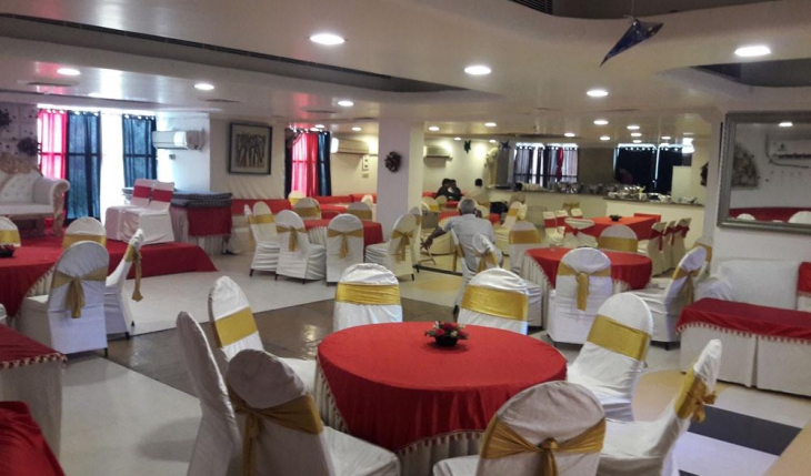 Alpha Party Lounge Banquet Hall in Noida Photos