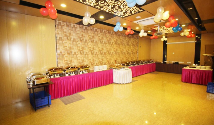 Hotel Golden Grand Banquet Hall in Delhi Photos