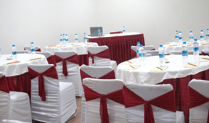 Staayz Premium Hotel Banquet Hall in Gurgaon Photos