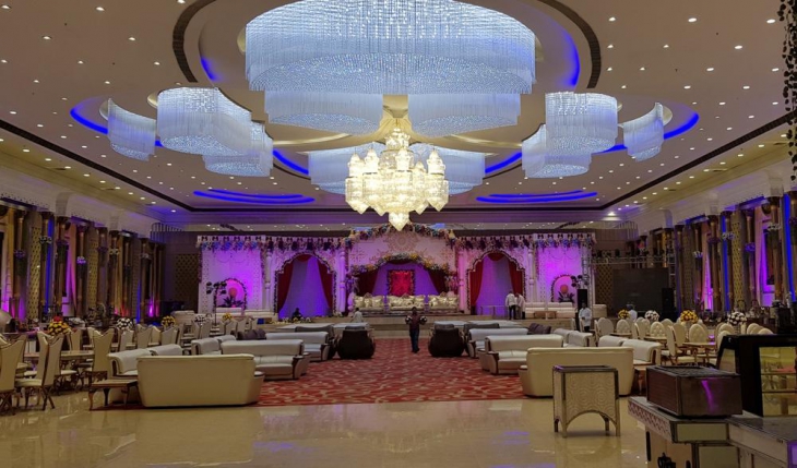 Diamond Crown Banquet Hall in Noida Photos