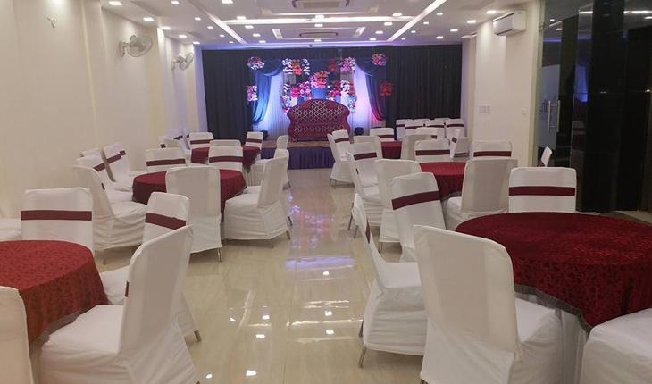 Hotel Hans Banquet Hall in Delhi Photos